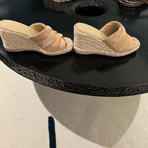 Vince Gilian Suede Wedge Sandal with added rubber soles. Very good condition. - Picture 3 of 12
